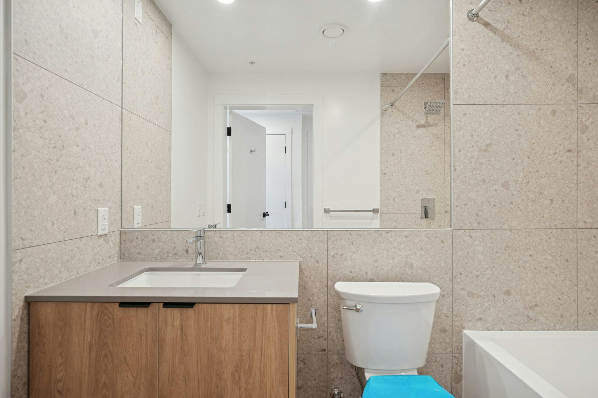 219 East 24th Avenue, Vancouver, BC, V5V 0K2 - 7