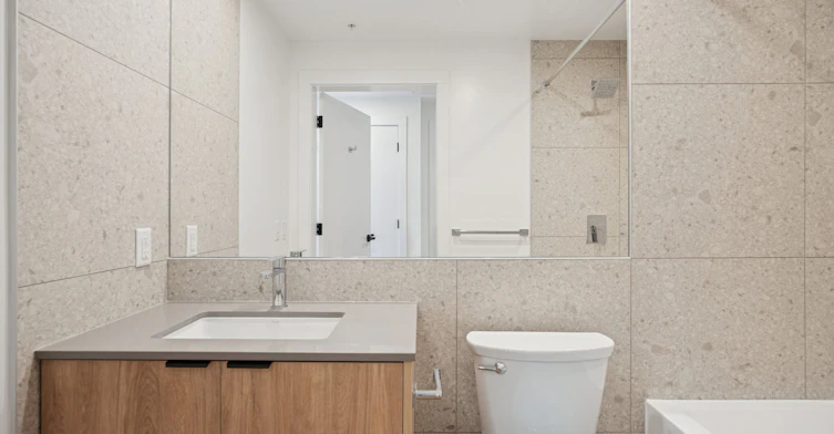 219 East 24th Avenue, Vancouver, BC, V5V 0K2 - 7