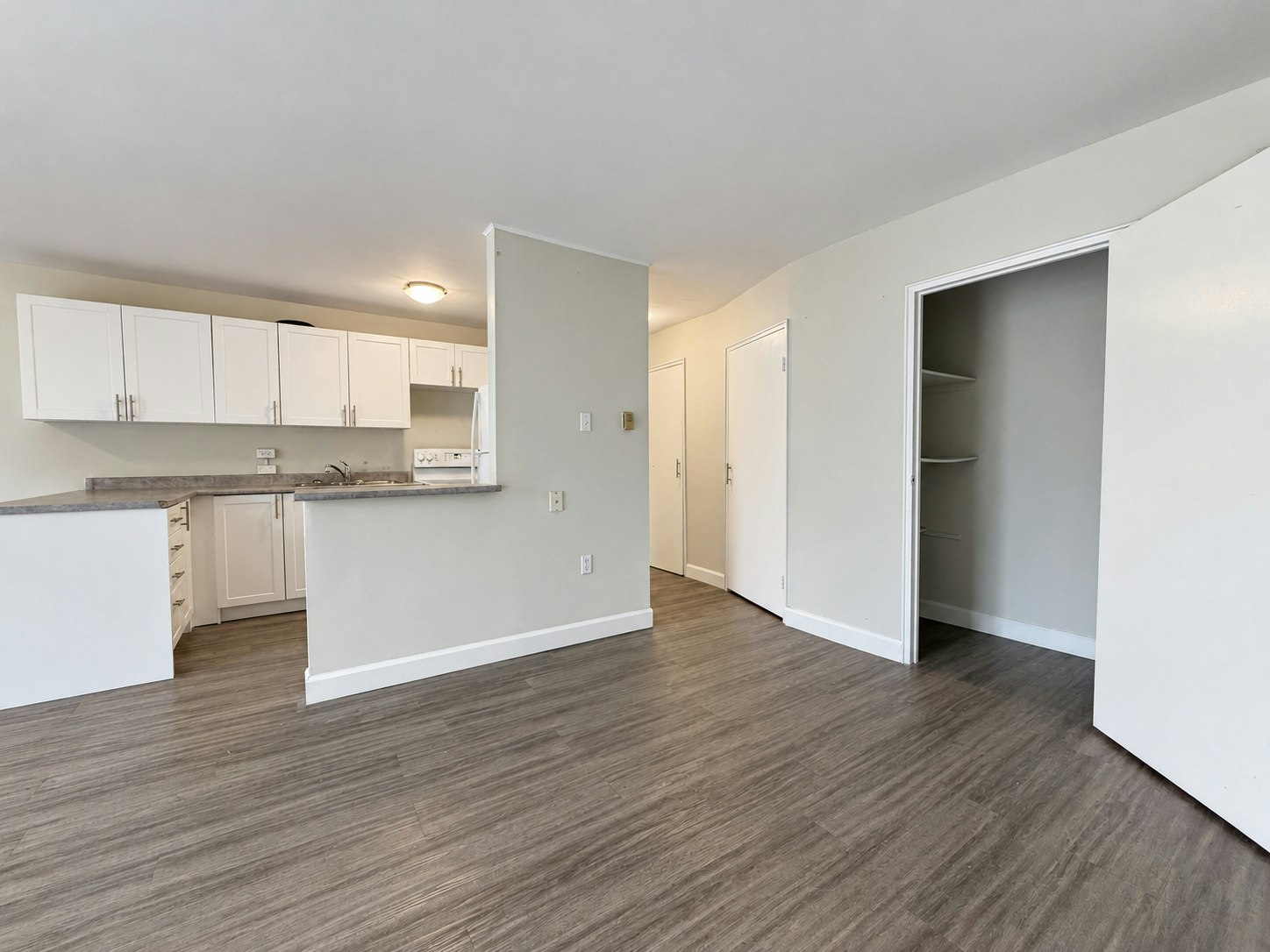 301-880 Colborne Road, Sarnia, ON, N7V 3K3 - 4