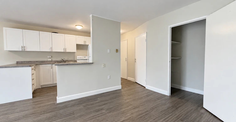 301-880 Colborne Road, Sarnia, ON, N7V 3K3 - 4