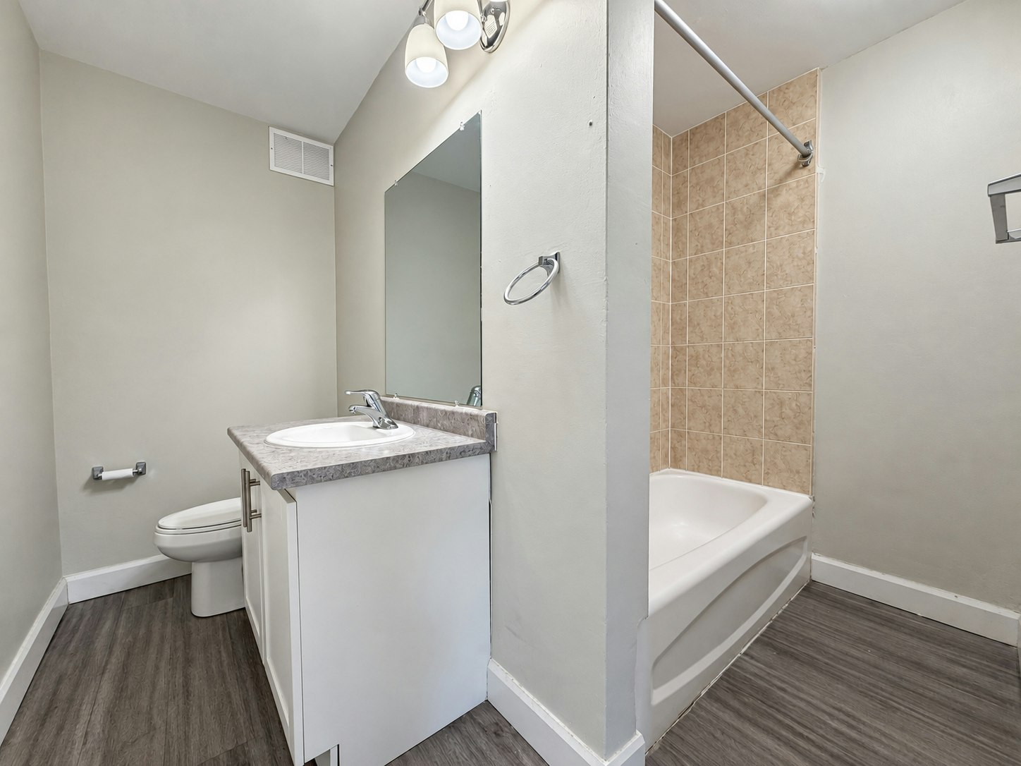 301-880 Colborne Road, Sarnia, ON, N7V 3K3 - 6