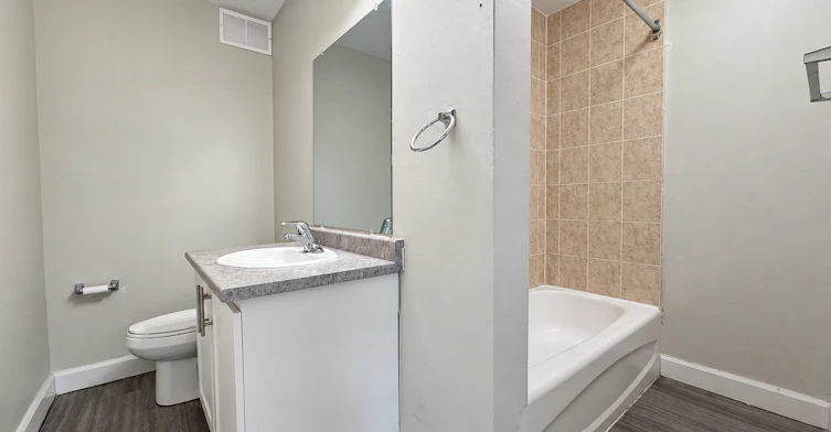 301-880 Colborne Road, Sarnia, ON, N7V 3K3 - 6