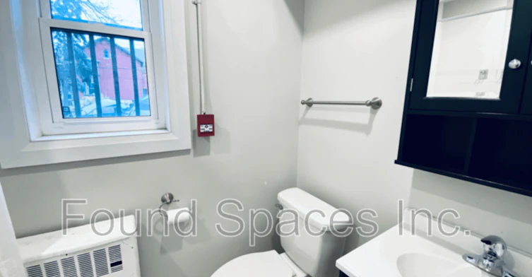 Unit 4-85 East Avenue South, Hamilton, ON, L8N 2T5 - 6