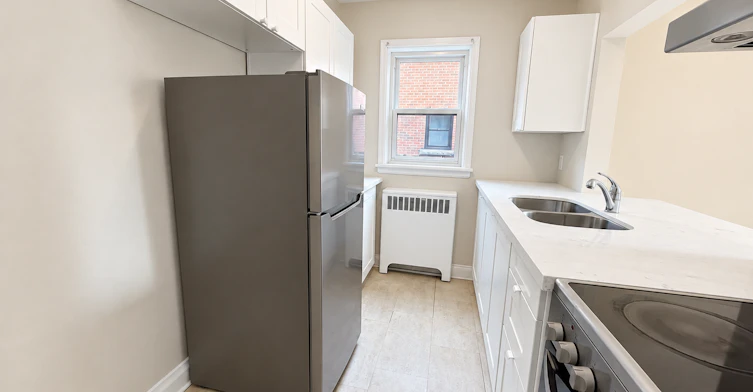 4-85 East Avenue South, Hamilton, ON, L8N 2T5 - 2