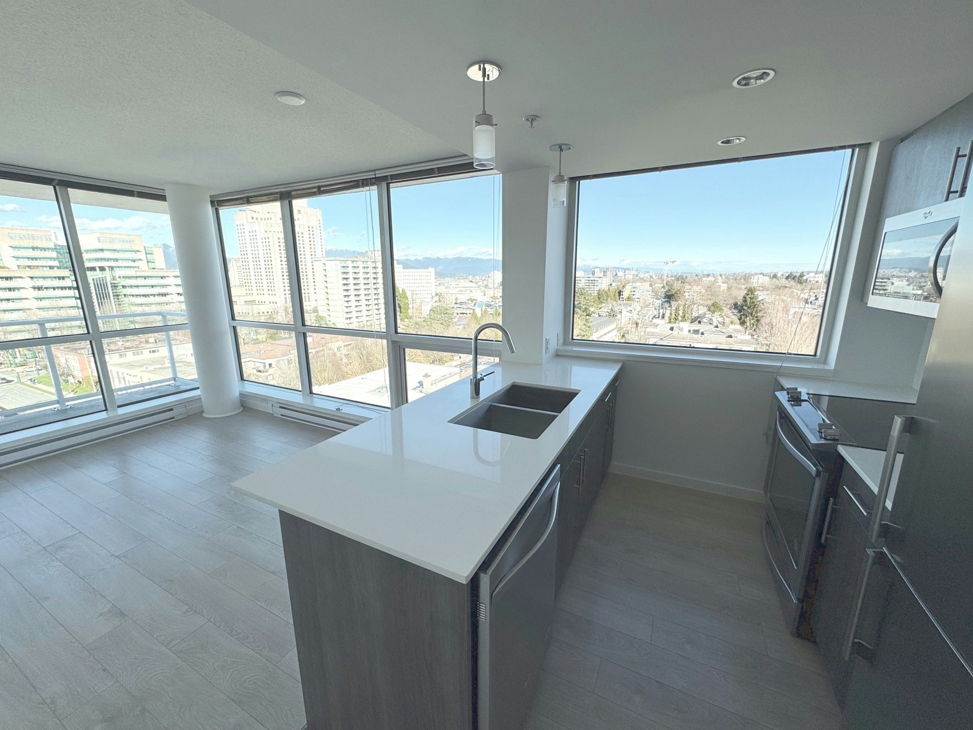 1001-2975 Oak Street, Vancouver, BC, V6H 2K7