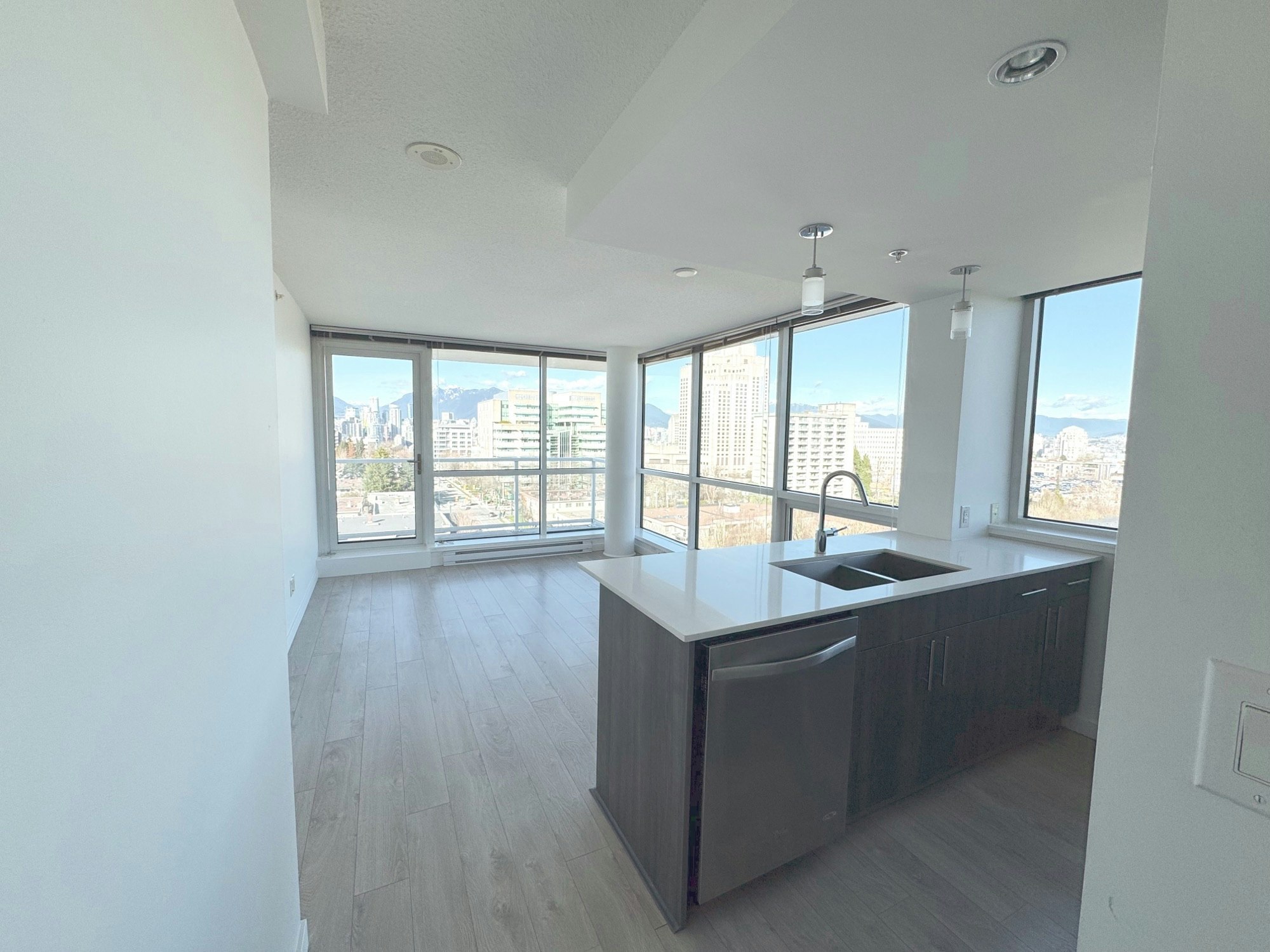 1001-2975 Oak Street, Vancouver, BC, V6H 2K7 - 2
