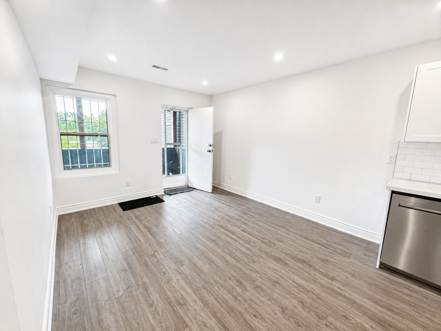 1127 Main Street E, Hamilton, ON, L8M 1P2 - 6