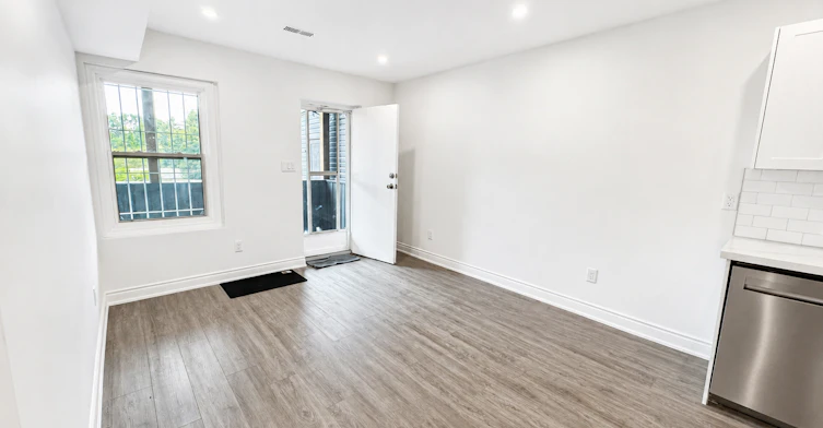 1127 Main Street E, Hamilton, ON, L8M 1P2 - 6