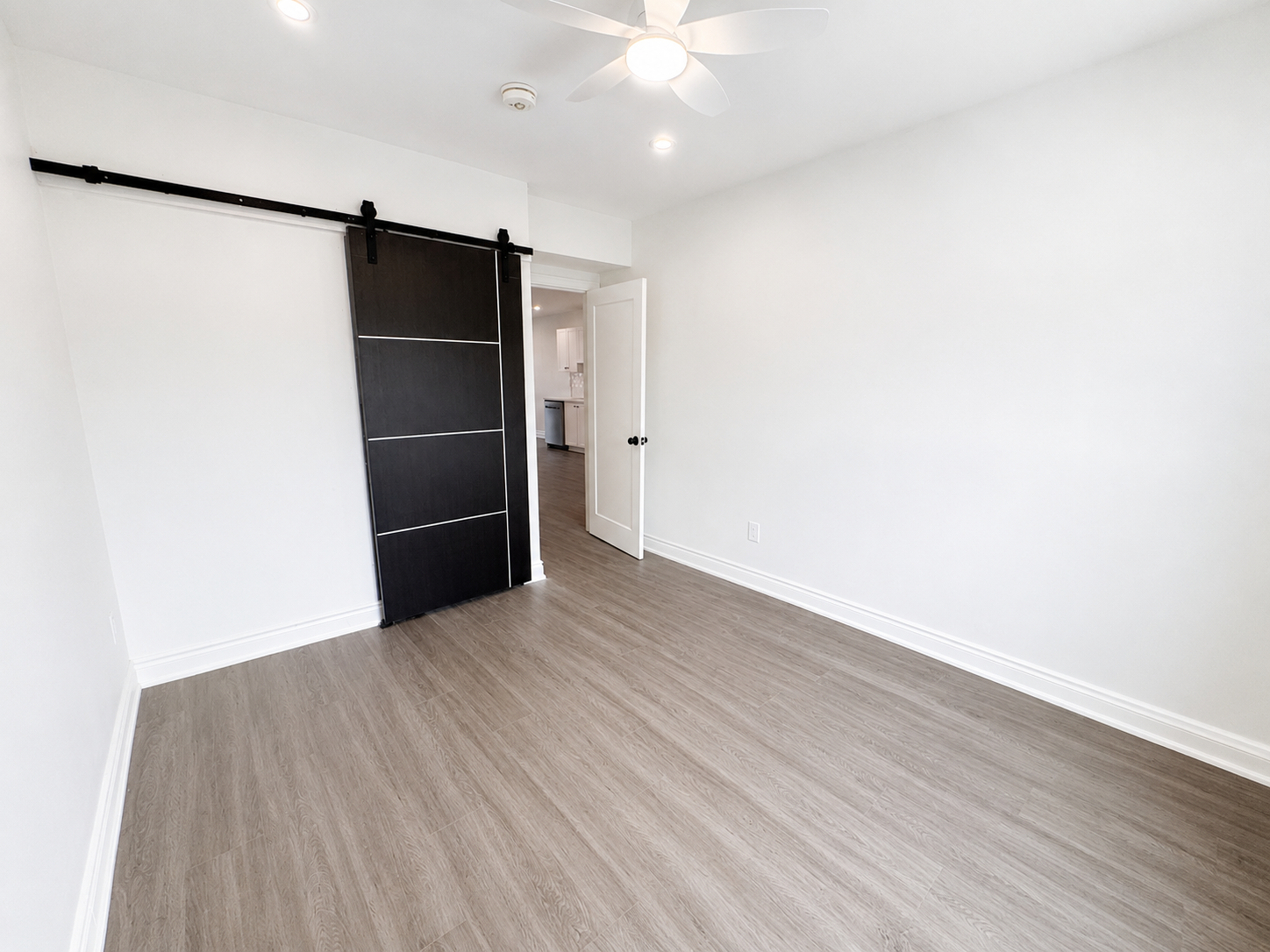 1127 Main Street E, Hamilton, ON, L8M 1P2 - 10