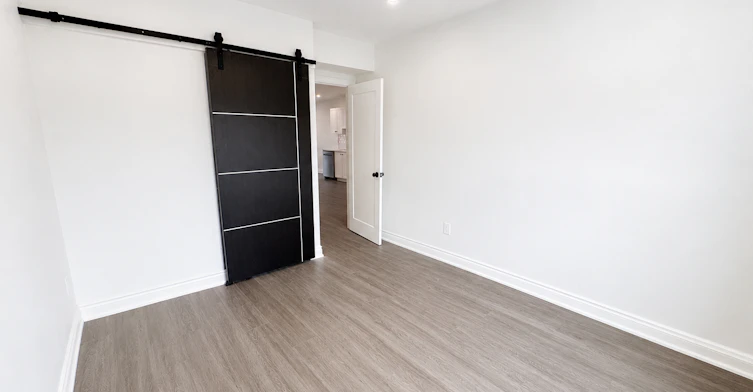 1127 Main Street E, Hamilton, ON, L8M 1P2 - 10