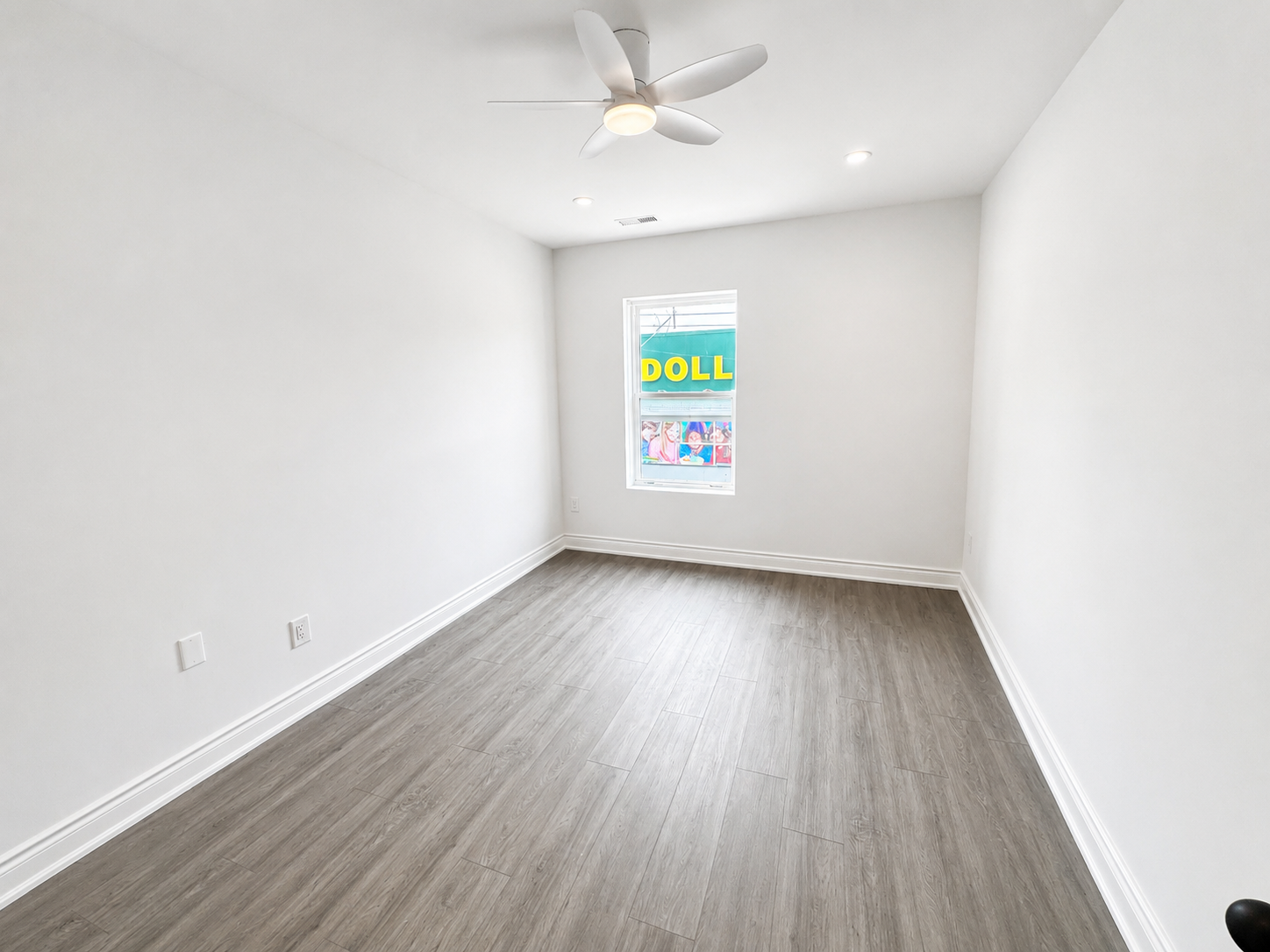 1127 Main Street E, Hamilton, ON, L8M 1P2 - 9