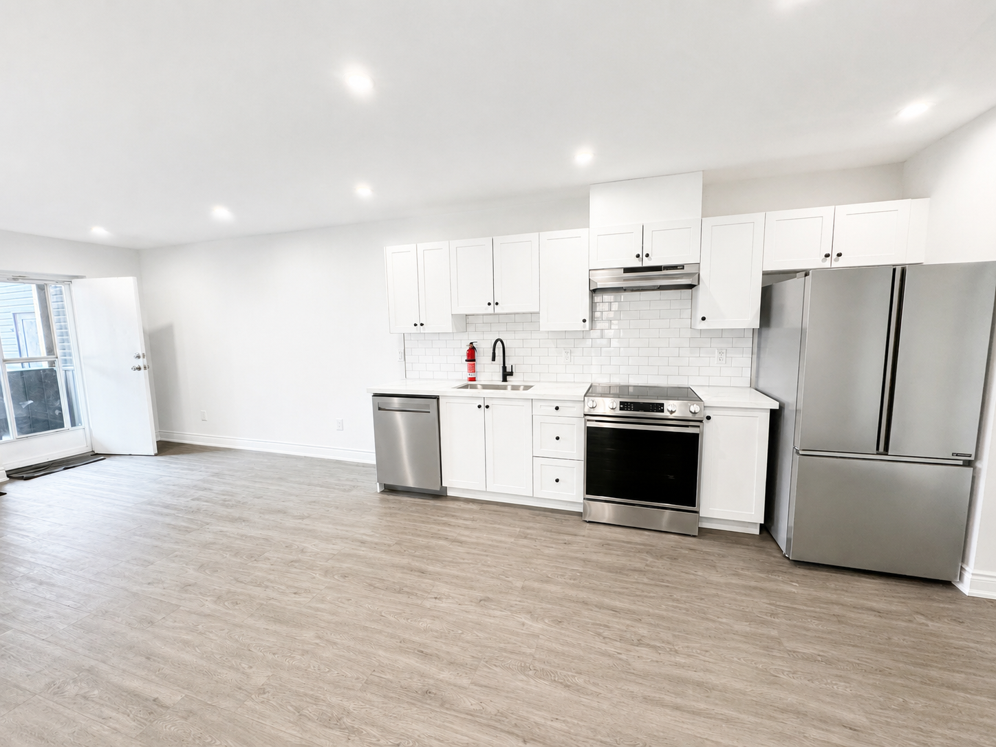 1127 Main Street E, Hamilton, ON, L8M 1P2 - 2