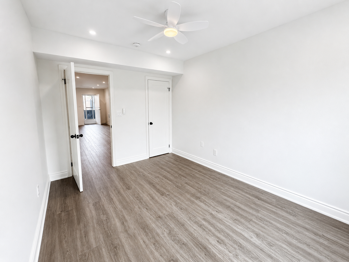 1127 Main Street E, Hamilton, ON, L8M 1P2 - 8