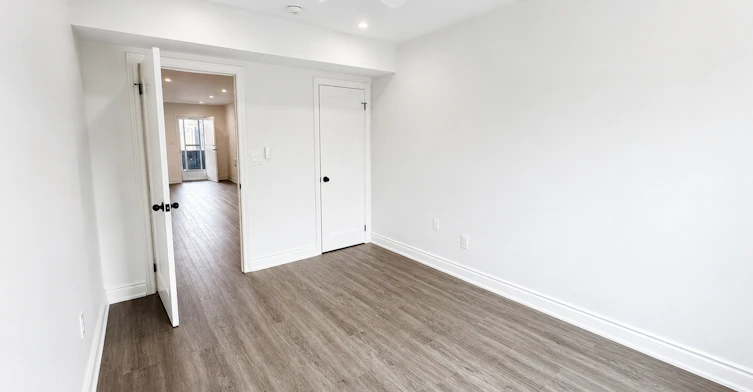 1127 Main Street E, Hamilton, ON, L8M 1P2 - 8