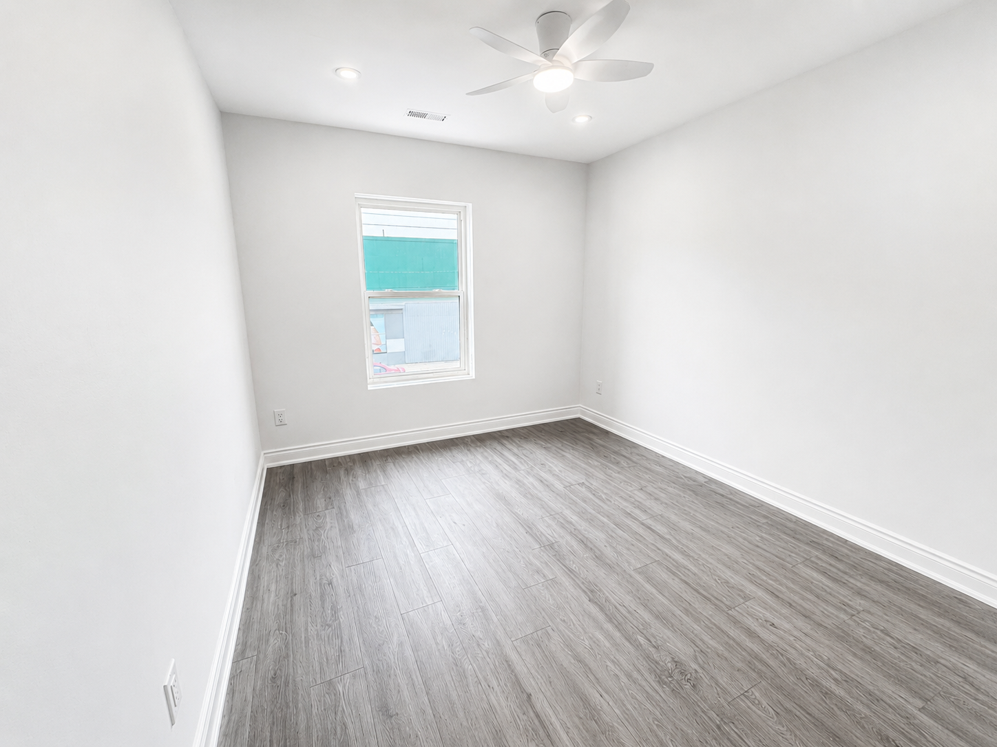 1127 Main Street E, Hamilton, ON, L8M 1P2 - 12