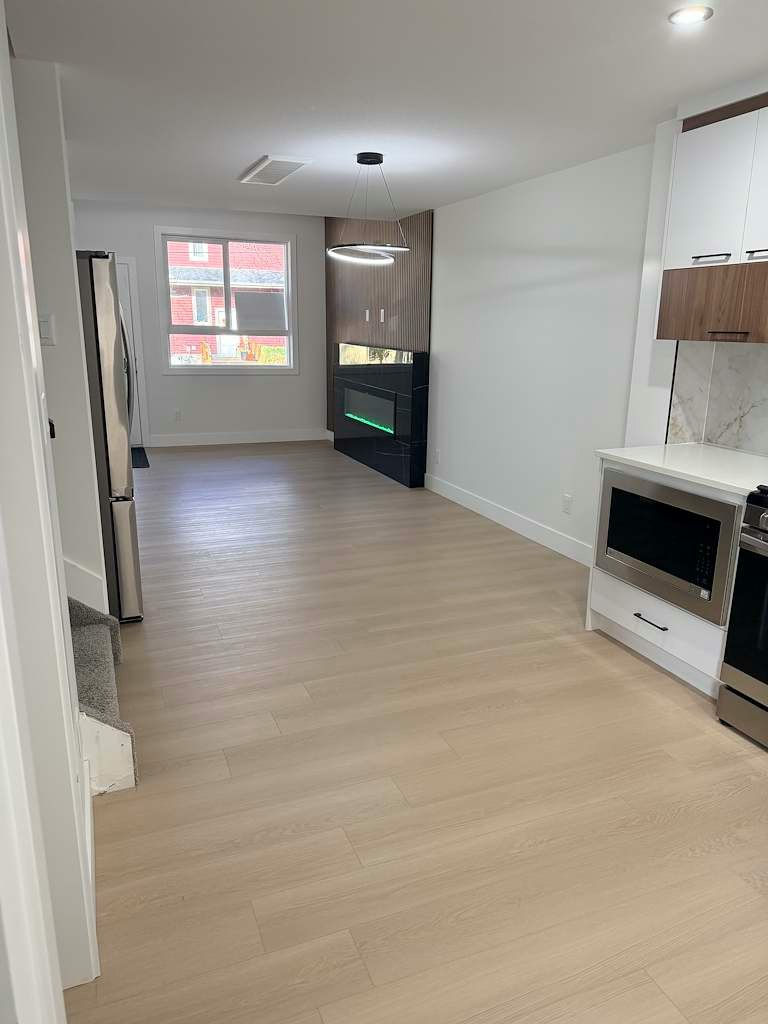 9007 Upper-9007 92 Avenue Northwest, Edmonton, AB, T6C 3L9 - 13