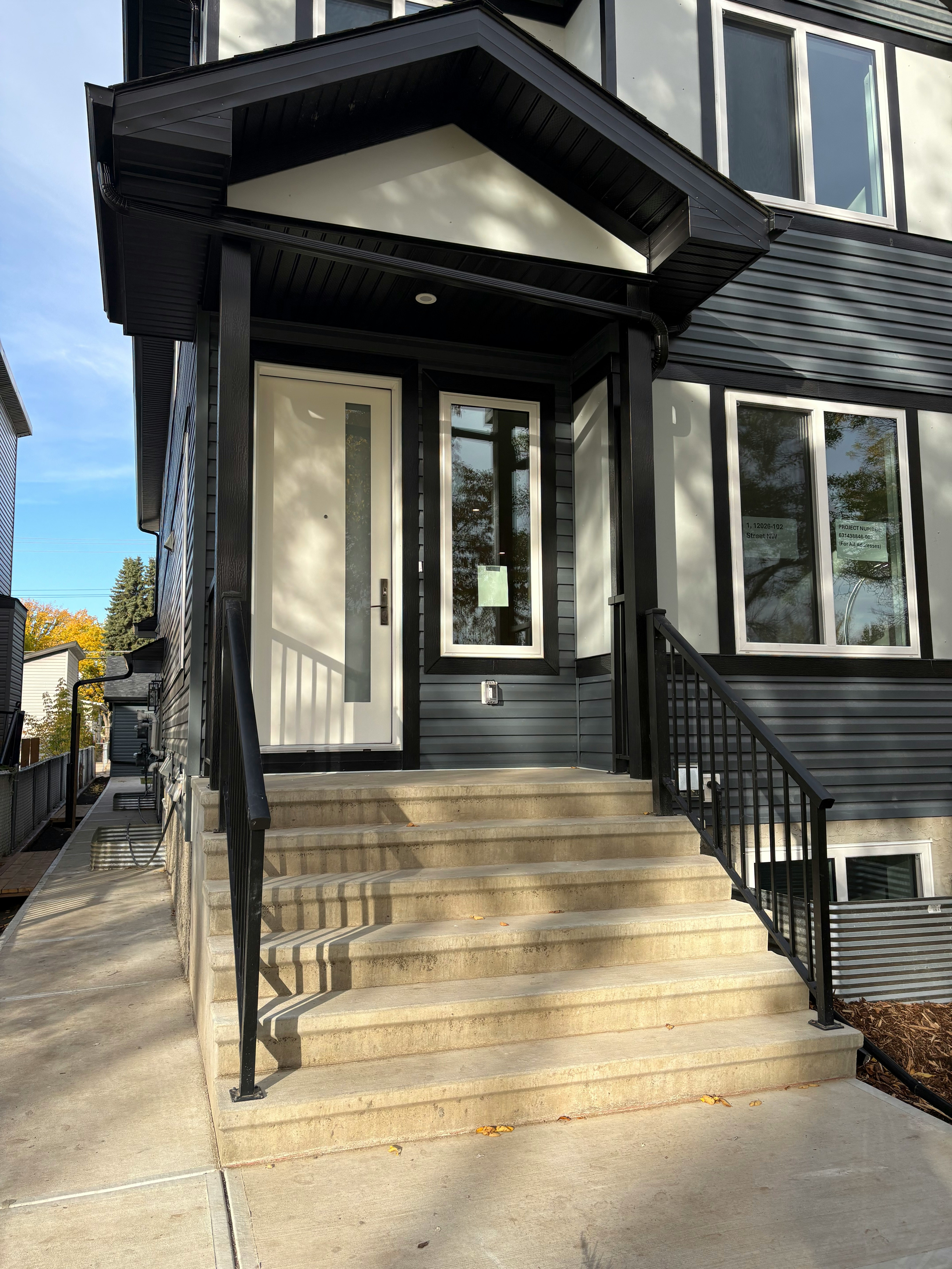 12026 102 Street Northwest, Edmonton, AB, T5G 2G7 - 10