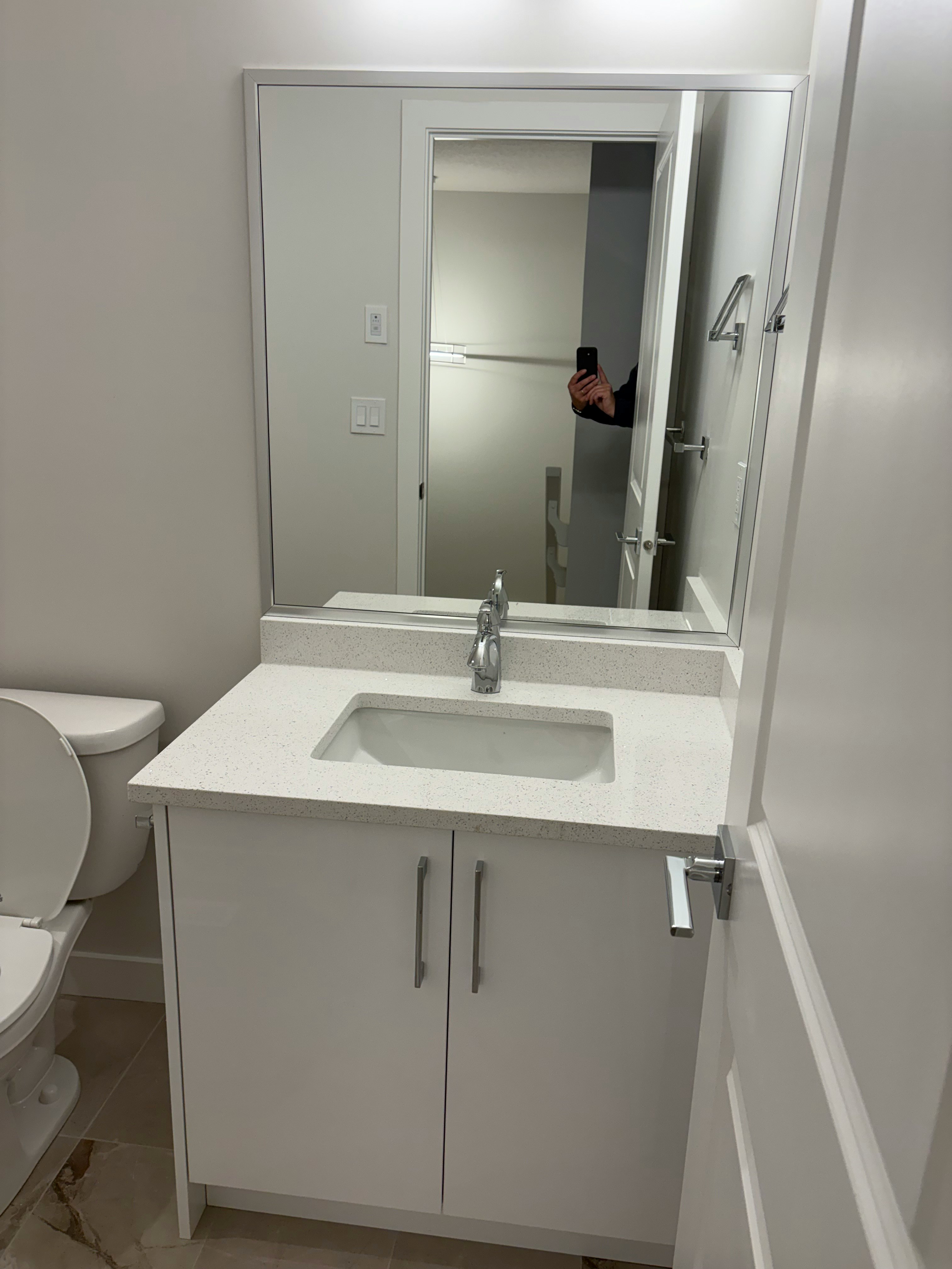 12026 102 Street Northwest, Edmonton, AB, T5G 2G7 - 7