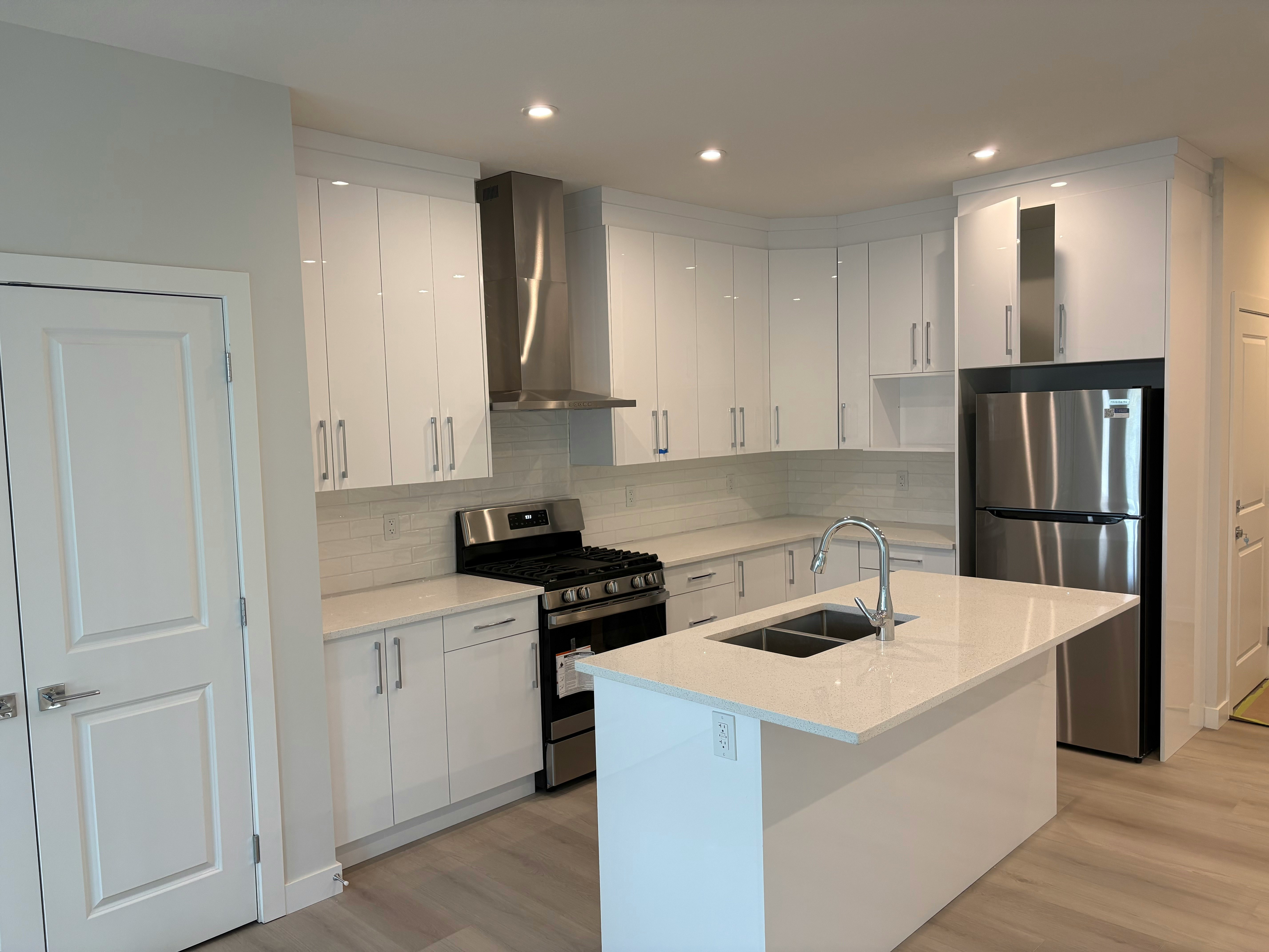 12026 102 Street Northwest, Edmonton, AB, T5G 2G7 - 2