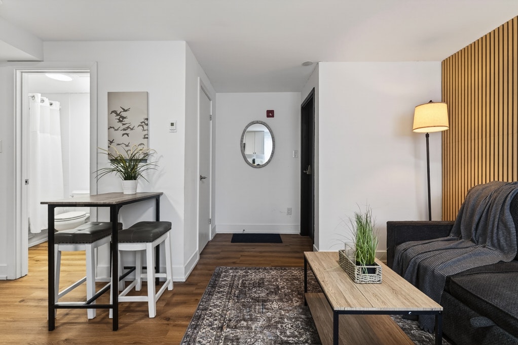 1-610 King Street E, Hamilton, ON, L8N 1E2