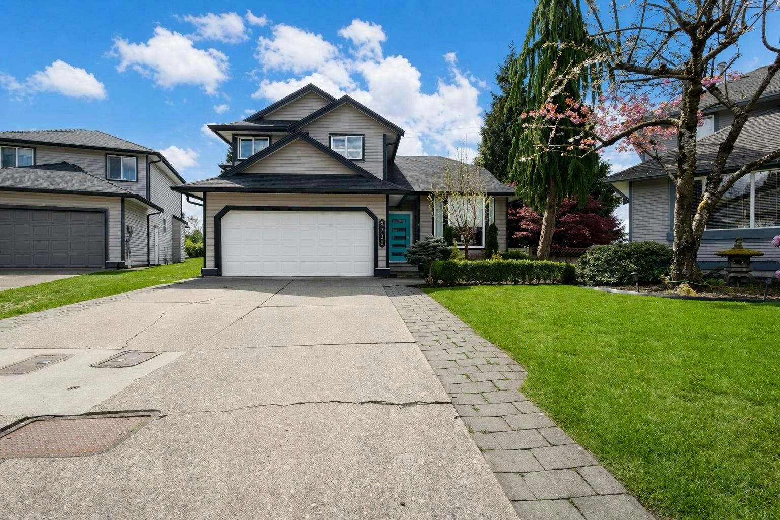 6739 178b Street, Surrey, BC, V3S 9E1