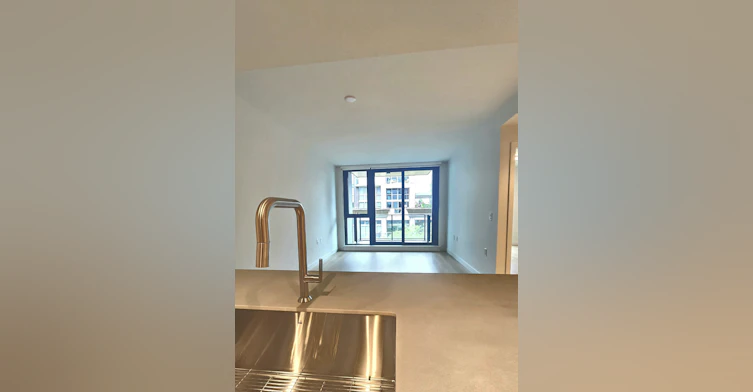 1530 west 6th, Vancouver, BC, V6J 1R2 - 2