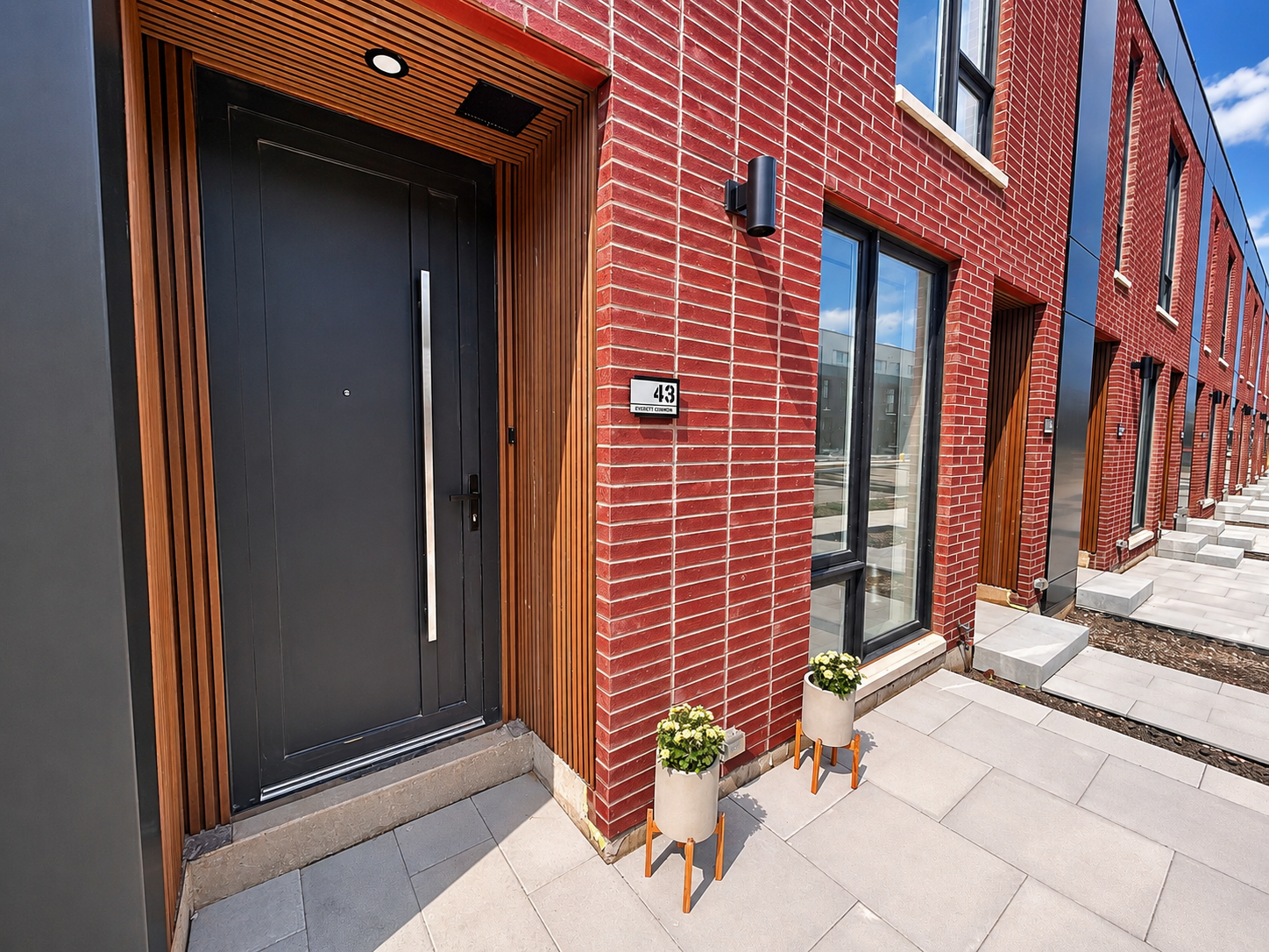 43 Everett Common, St. Catharines, ON, L2P 2G3 - 2
