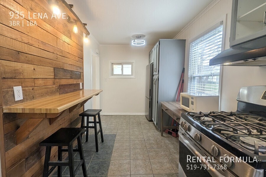 935 Lena Avenue, Windsor, ON, N9C 3K1 - 10