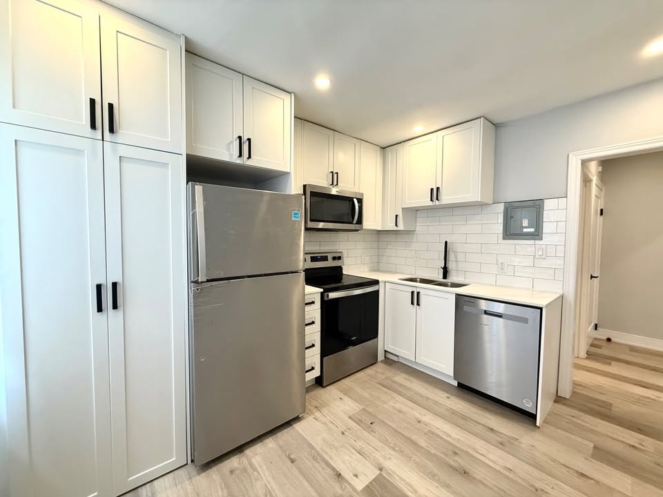 1 35th Street East, Hamilton, ON, L8V 3X5 - 2