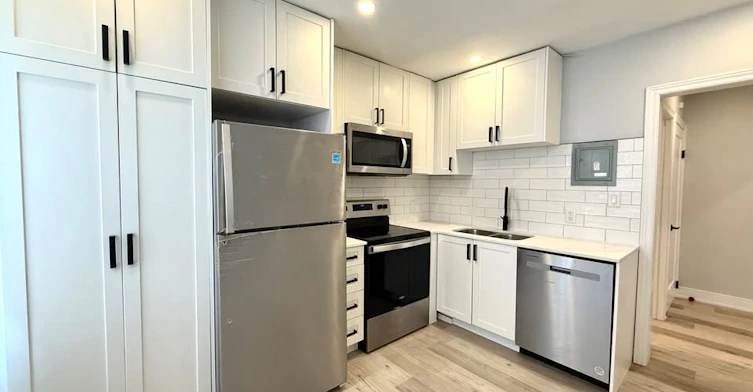 1 35th Street East, Hamilton, ON, L8V 3X5 - 2