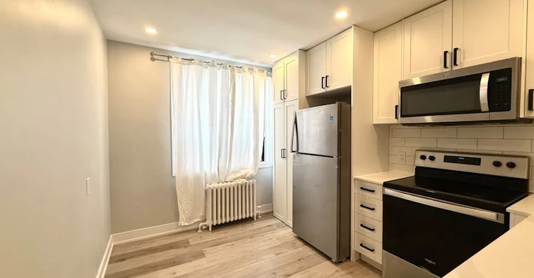 1 35th Street East, Hamilton, ON, L8V 3X5 - 3
