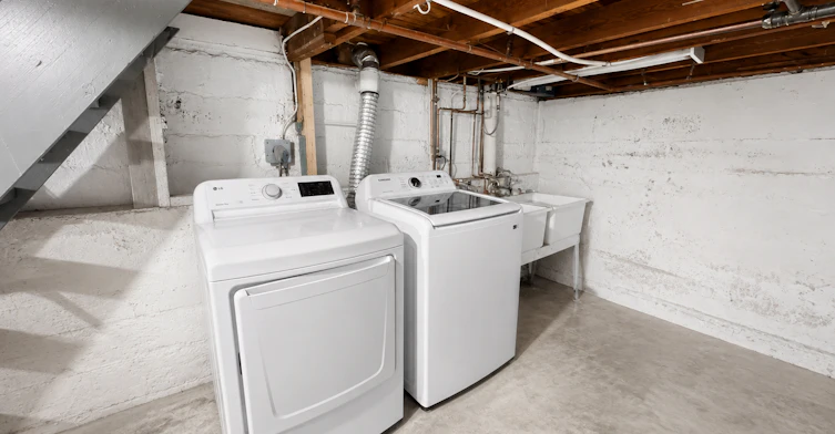 24 Crosthwaite Avenue N, Hamilton, ON, L8H 4T9 - 23