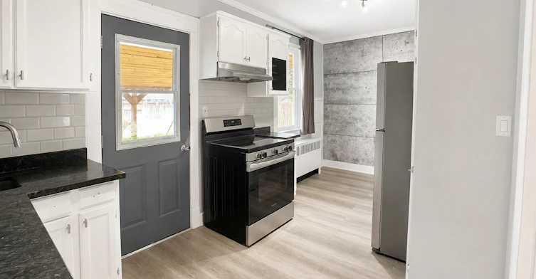 24 Crosthwaite Avenue N, Hamilton, ON, L8H 4T9 - 11
