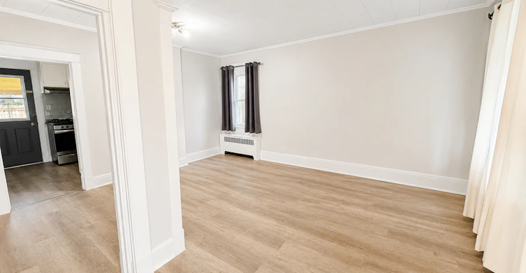 24 Crosthwaite Avenue N, Hamilton, ON, L8H 4T9 - 5