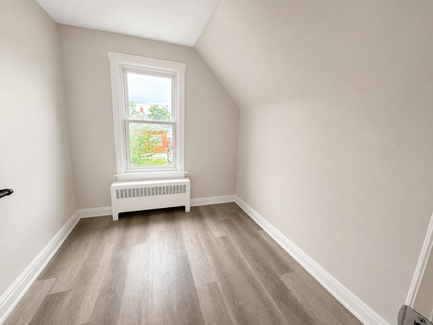 24 Crosthwaite Avenue N, Hamilton, ON, L8H 4T9 - 16