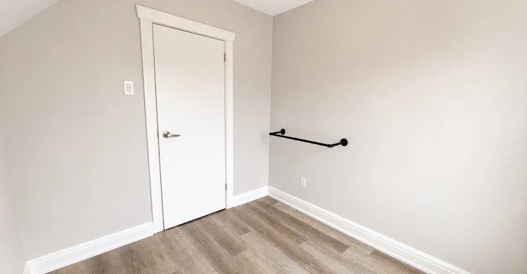 24 Crosthwaite Avenue N, Hamilton, ON, L8H 4T9 - 17