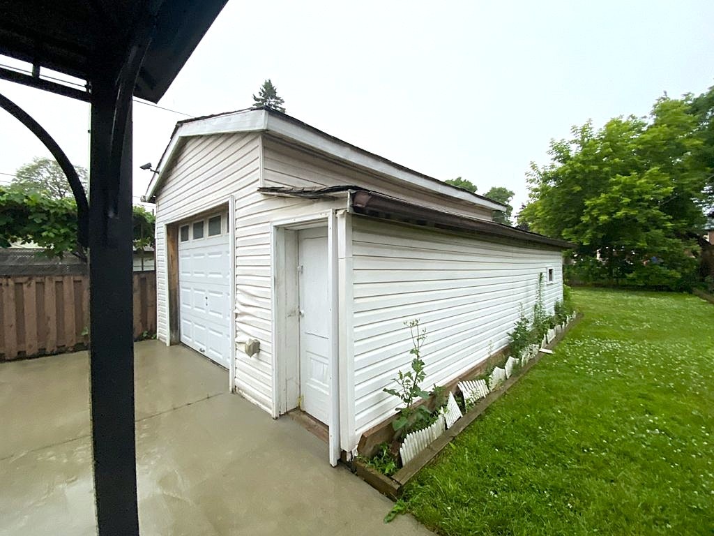 Main-92 Holwood Avenue, Toronto, ON, M6M 1P6 - 23