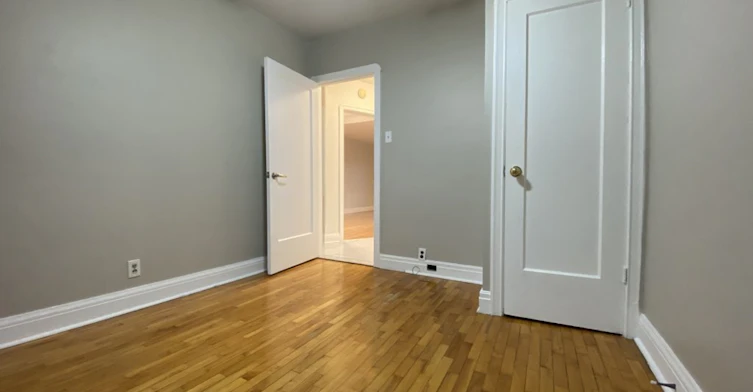 Main-92 Holwood Avenue, Toronto, ON, M6M 1P6 - 13
