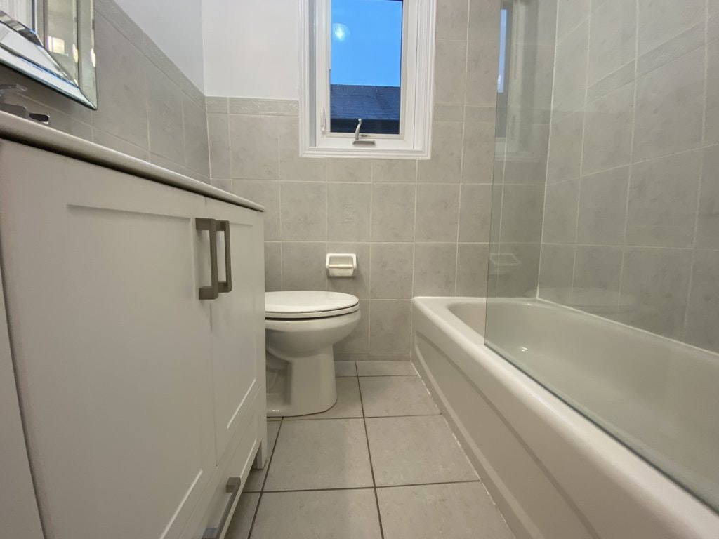 Main-92 Holwood Avenue, Toronto, ON, M6M 1P6 - 18