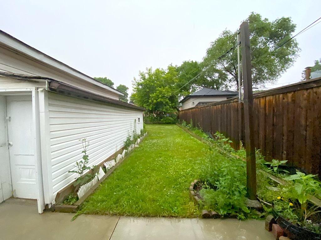 Main-92 Holwood Avenue, Toronto, ON, M6M 1P6 - 24