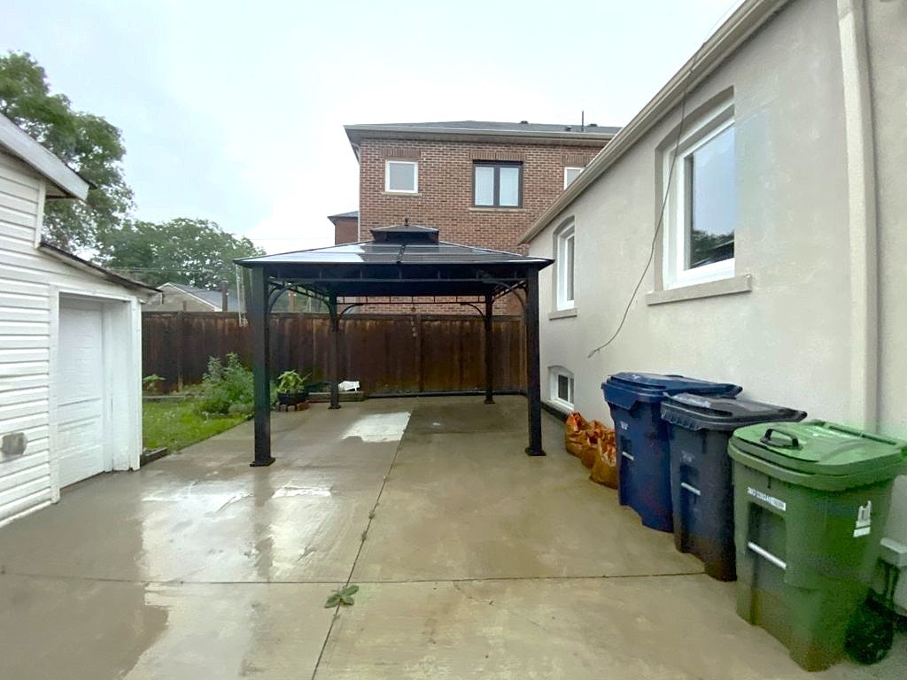 Main-92 Holwood Avenue, Toronto, ON, M6M 1P6 - 22