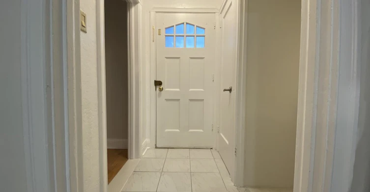 Main-92 Holwood Avenue, Toronto, ON, M6M 1P6 - 20