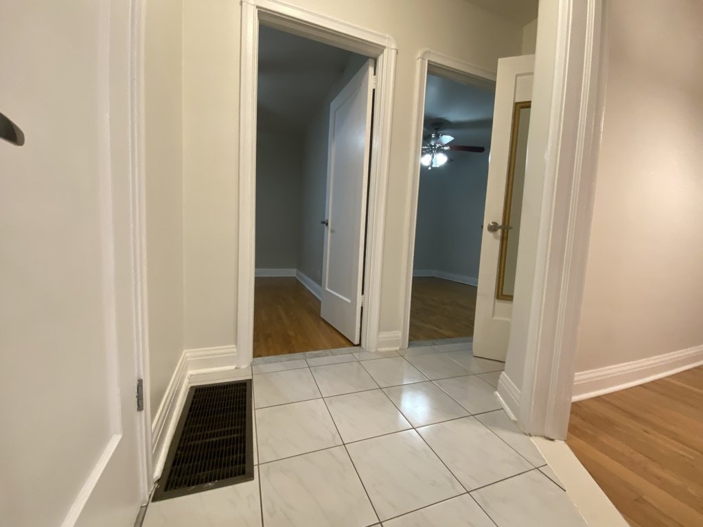 Main-92 Holwood Avenue, Toronto, ON, M6M 1P6 - 11