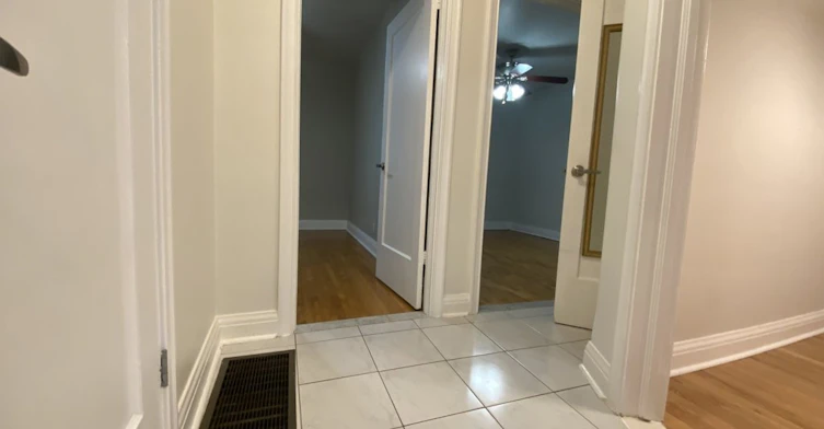 Main-92 Holwood Avenue, Toronto, ON, M6M 1P6 - 11