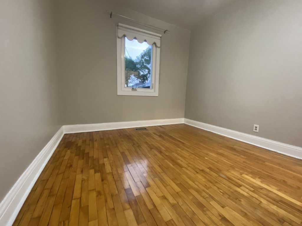 Main-92 Holwood Avenue, Toronto, ON, M6M 1P6 - 12