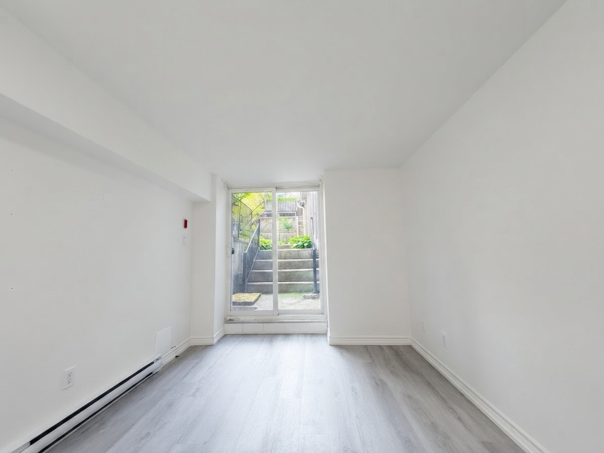 103-181 Gerrard Street East, Toronto, ON, M5A 2E5 - 2