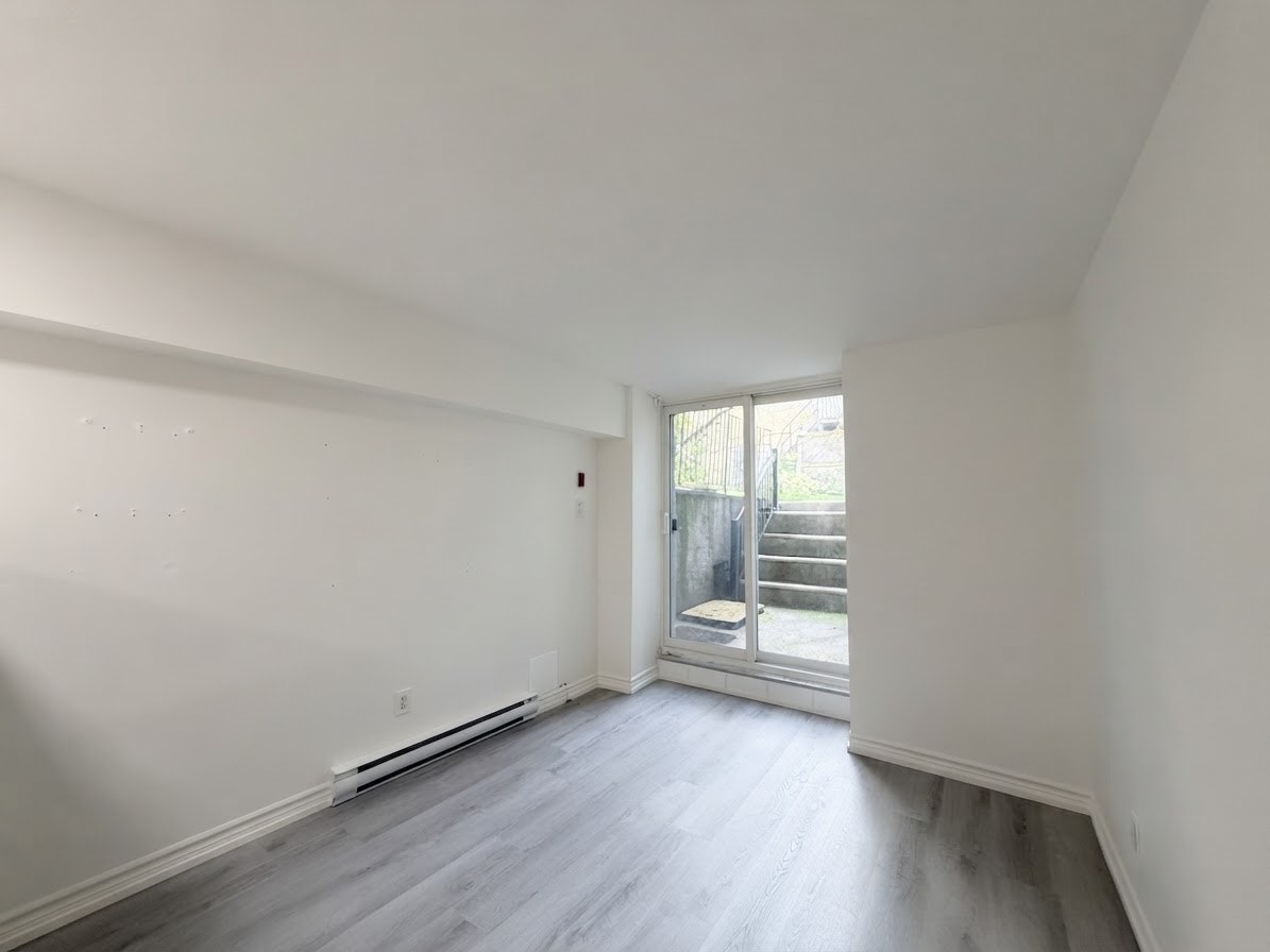 103-181 Gerrard Street East, Toronto, ON, M5A 2E5 - 3