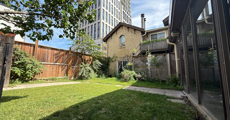 103-181 Gerrard Street East, Toronto, ON, M5A 2E5 - 15