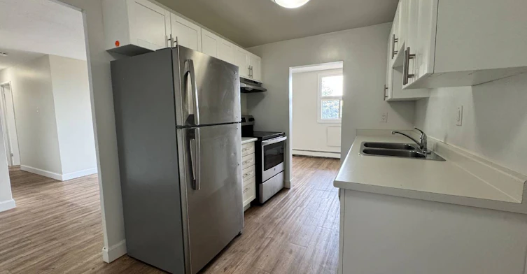 200 London Road, Sarnia, ON, N7T 7S9 - 2