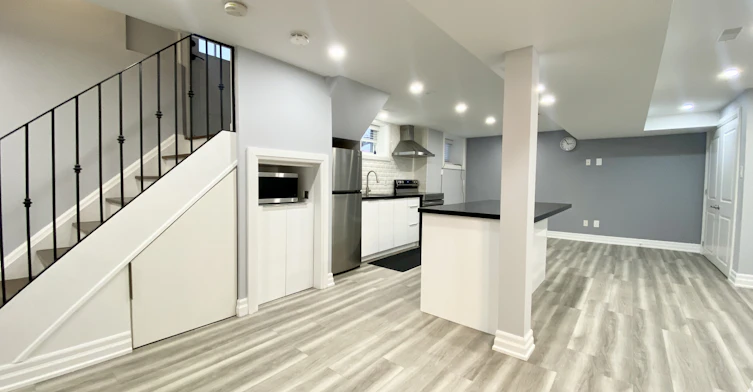 BSMT-1001 Cosburn Avenue, Toronto, ON, M4C 2W8 - 3